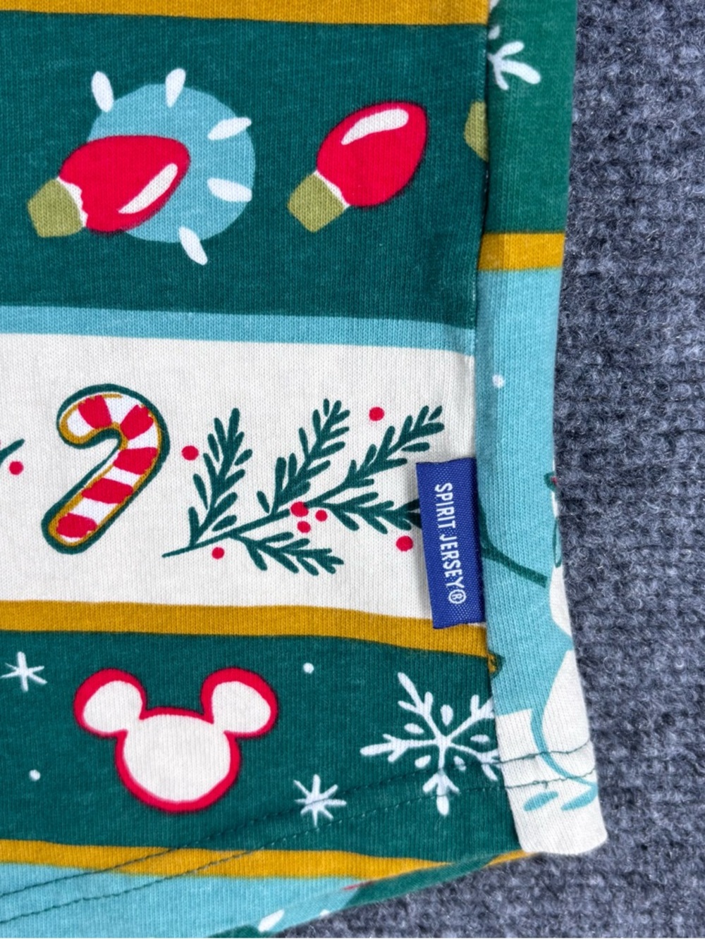 Disney 2022 Mickey Mouse Christmas Spirit Jersey Holiday Festive Women’s XL - Picture 7 of 11
